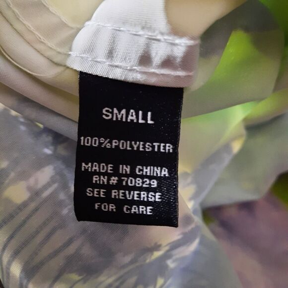 Carbon Men's Multicolor‎ Small Size Beach Print Slim Fit Button Down Shirt - Picture 6 of 7